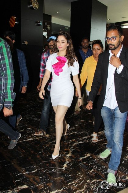 Tamannaah-at-Shop-CJ-Telugu-Launch